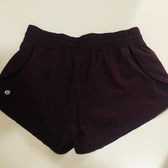 Bordeaux shorts size 4 Lululemon women’s - Picture 2 of 3